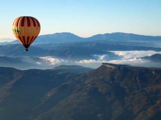Un vol en montgolfière au-dessus des volcans de la Garrotxa