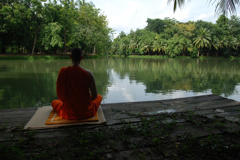 meditation au lac de Kandy