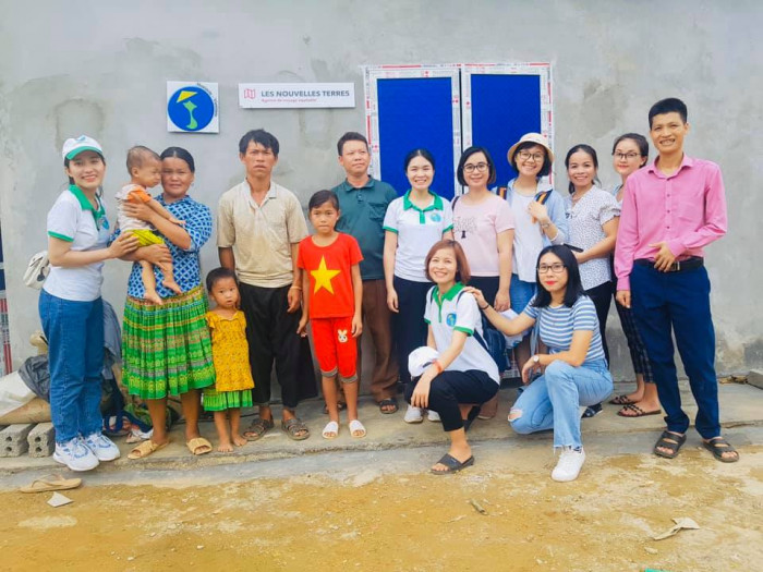 Des nouvelles du Vietnam où les familles s'installent dans leurs nouvelles maisons 