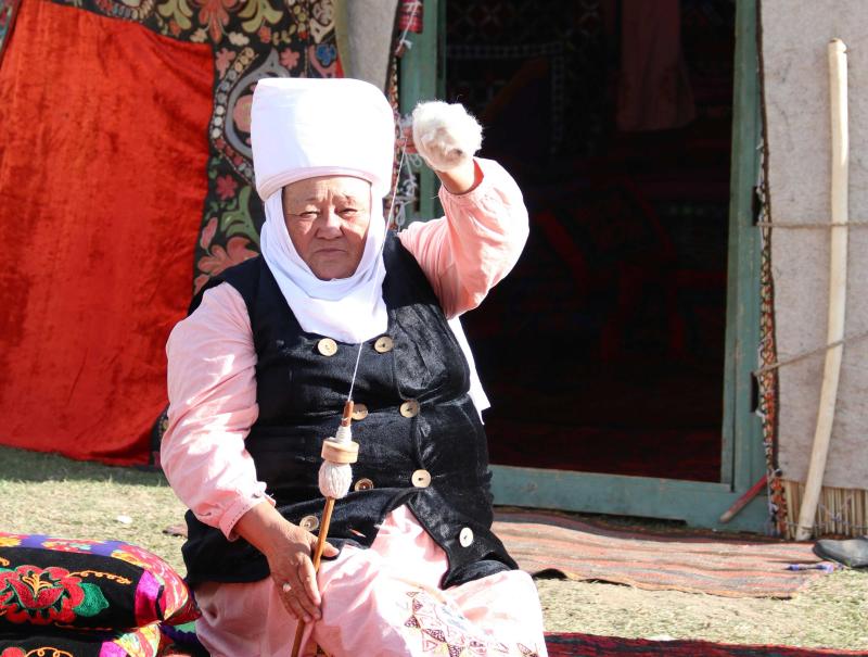 Jour 9 – Vie de village et route vers Tash Rabat